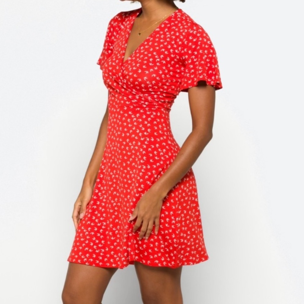 41 HAWTHORN Red Floral Print Elisse Knit Basque Waist Surplice Dress - Small